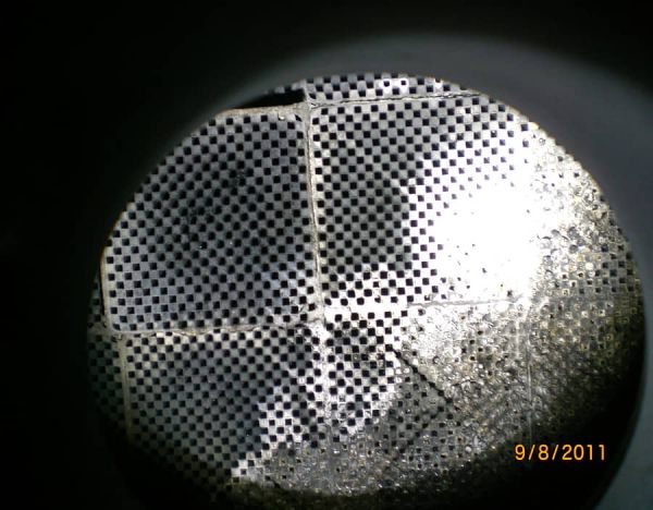 Durch Reinigung mit Flüssigkeiten zerstörter Dieselpartikellfilter eines weitern VW T5 (Kopie) Durch Reinigung mit Flüssigkeiten zerstörter Dieselpartikellfilter eines weitern VW T5